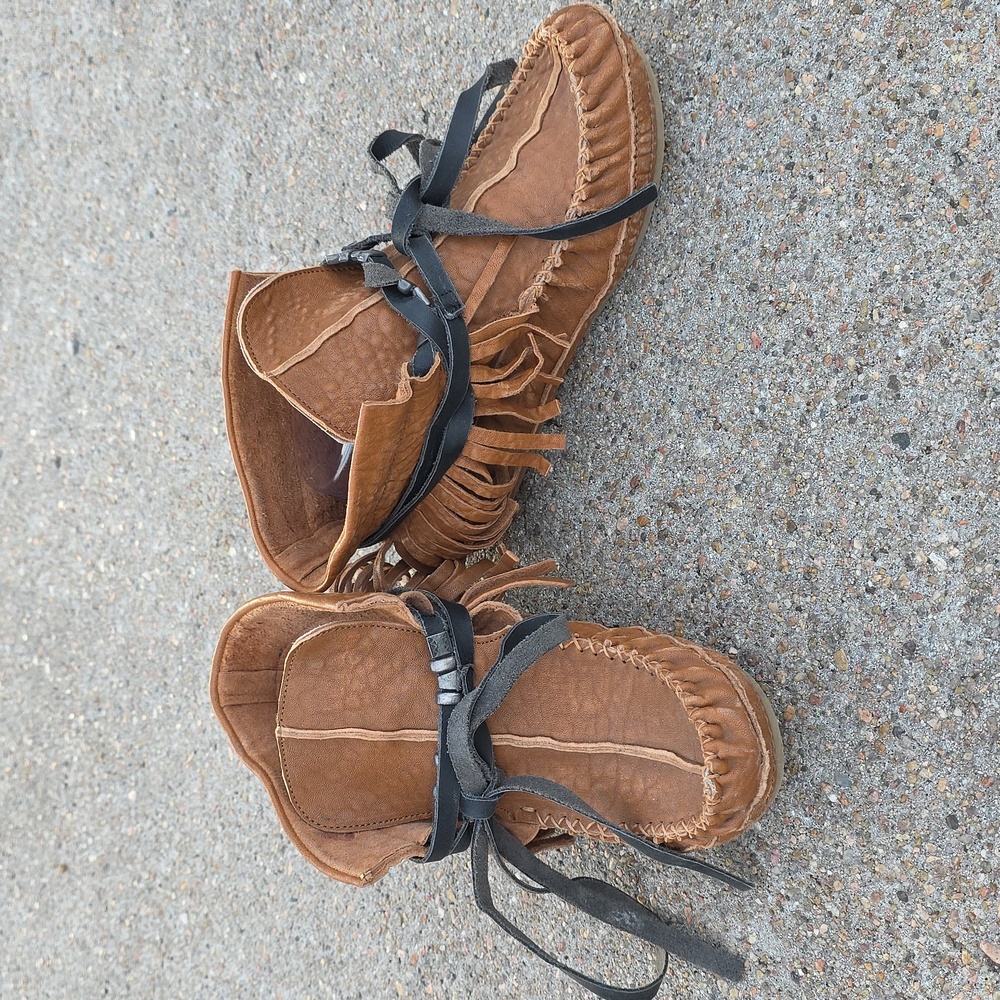 Free People Tan Eastwood Fringe Moccasins